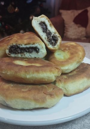 Пиріжки на кефірі з легенями