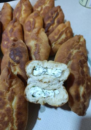 Пиріжки з кисломолочним сиром та кропом