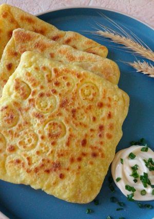 Плацинда з молодою картоплею