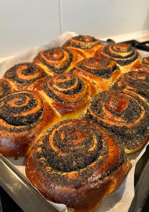 Пухкі та неймовірно смачні булочки з маком