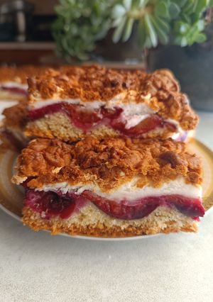 Пляцок з сливами