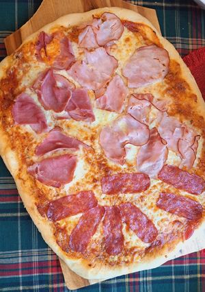 Піца для великої родини))), щоб точно всім хватило