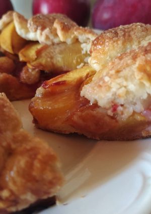 Сирна галета з фруктами