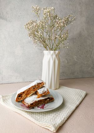 Струдель з гарбузом і волоським горіхом