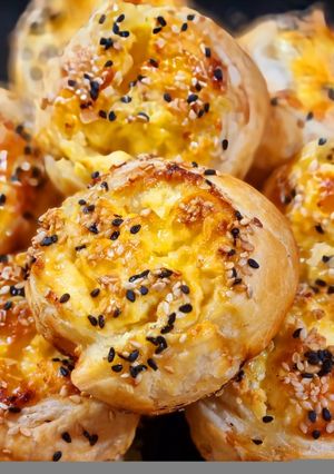 Слойки з творогом і сиром. Готую з листкового тіста