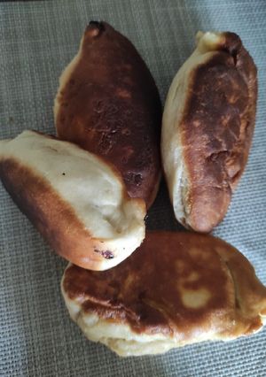 Смажені пиріжки з капустою та болгарським перцем