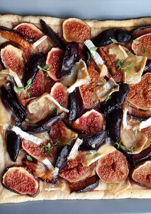 Тарт з інжиром і сиром брі