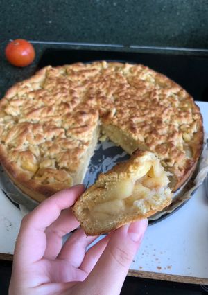 Тертий пиріг з яблуками