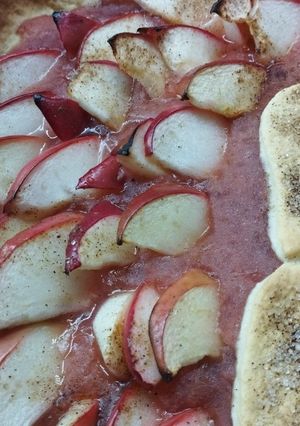 Тарт з яблучною начинкою