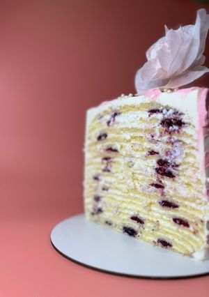 Торт «Молочна дівчинка»