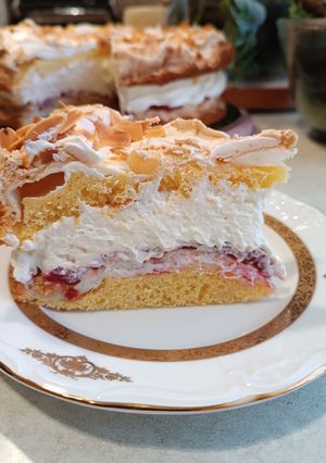 Торт "Небесний" з малиною