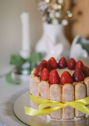 Торт "Полуничний тірамісу"