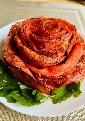 Торт з млинців "Троянда"