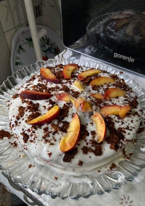 Тортик зі свіжими персиками