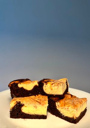 Шоколадно-банановий пиріг з сирною начинкою