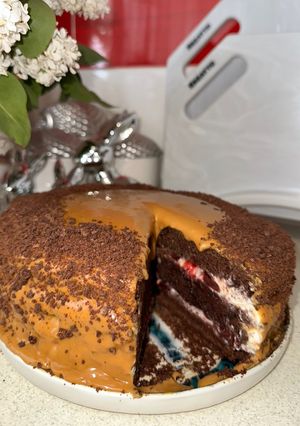 Шоколадний торт з вишнею