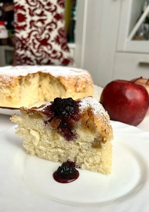 Яблучний пиріг в мультиварці