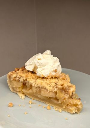 Яблучний крамбл пиріг