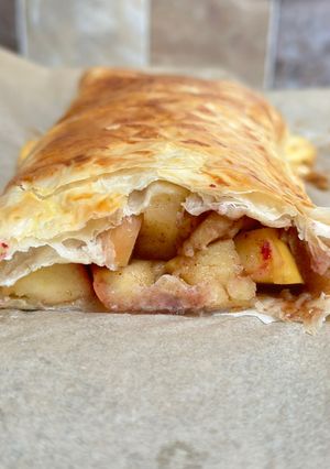 Яблучний штрудель