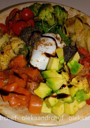 Боул з лососем /Bowl with salmon