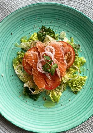 Закуска з червоною рибою