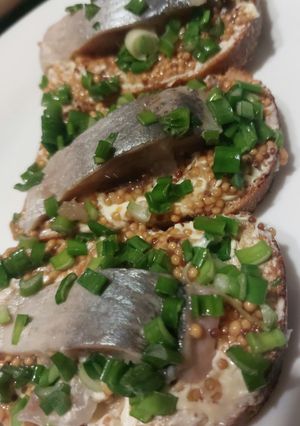 Канапе з оселедцем