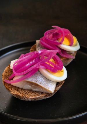 Канапки з оселедцем