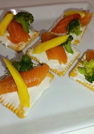 Канапки з лососем