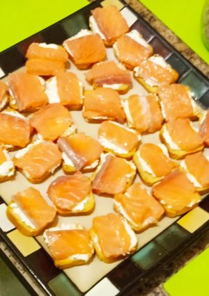 Канапе з лососем