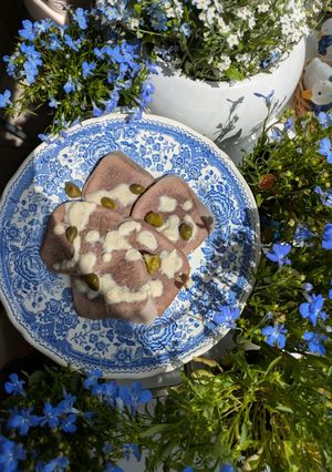 Карпачо з язика з тунцевим соусом