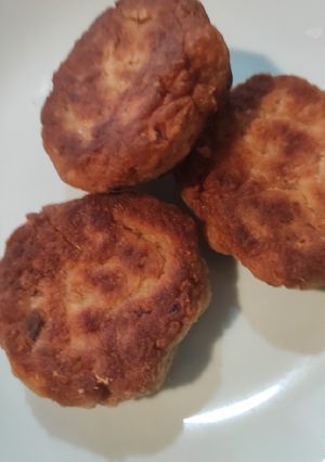 Котлети з консервованого тунця