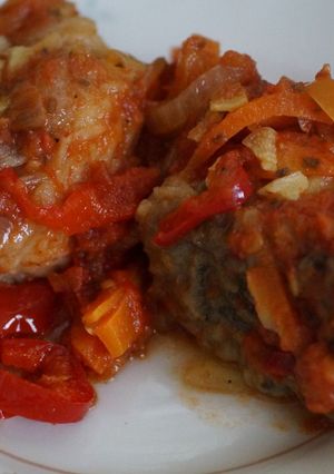 Короп тушкований з овочами