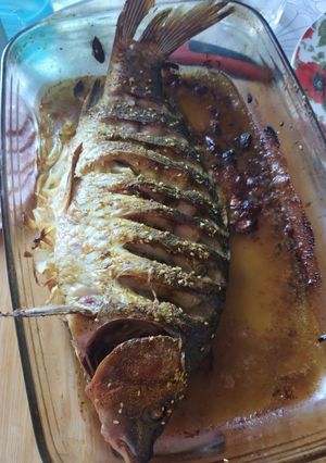 Короп запечений з цибулею і спеціями