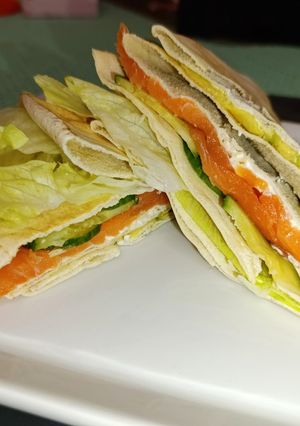 Лаваш з лососем