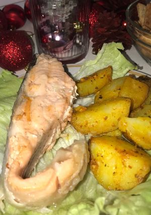 Лосось на гриле с картошечкой в духовке