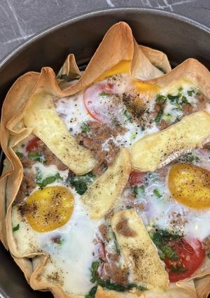 Лаваш з тунцем та овочами, запечений в духовці