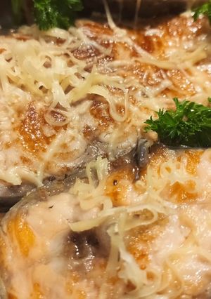 Лосось гриль под сыром