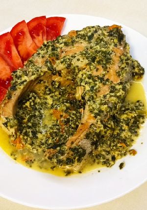 Лосось у шпинатно-вершковому соусі