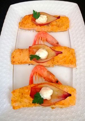 Лосось у горіховій паніровці