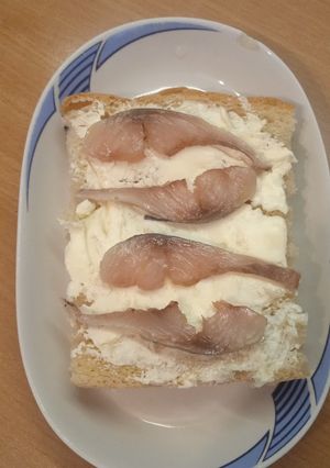 Малосолоний оселедець сухим посолом