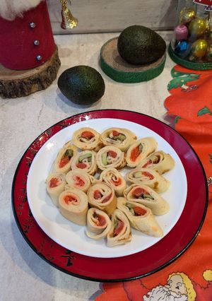 Млинці з рибою і авокадо