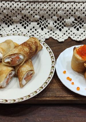 Млинці з рибою та ікрою