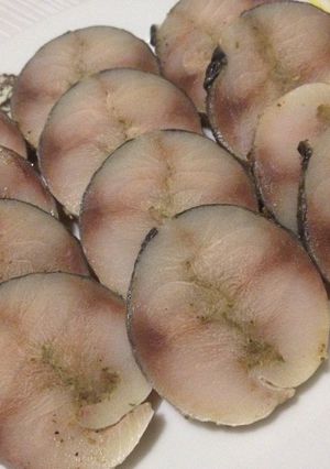 Малосольная маринованная скумбрия