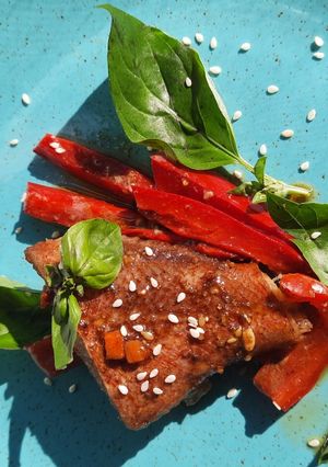 Морський окунь з овочами