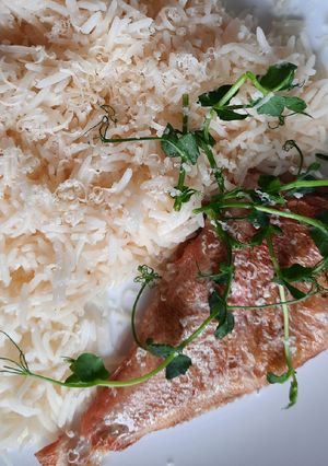 Морський окунь на грилі