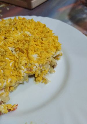 Мімоза з тунцем чи сардиною і плавленим сиром