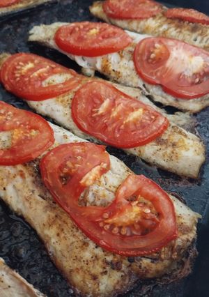 Мінтай або хек каррі під овочами