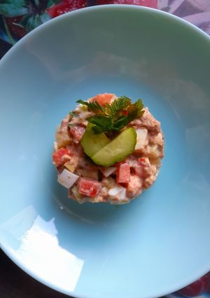 Овощной салат с тунцем