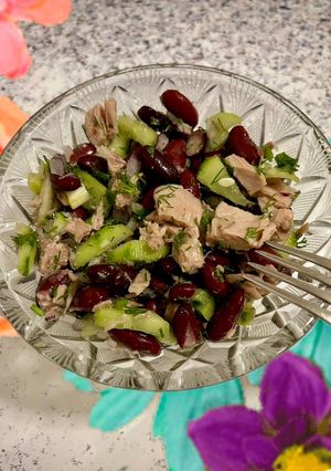 Оригінальний салат з тунцем