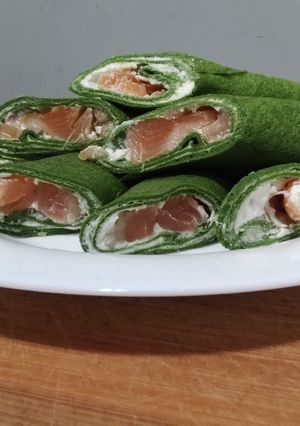 ПХ шпинатні млинці з лососем і сиром